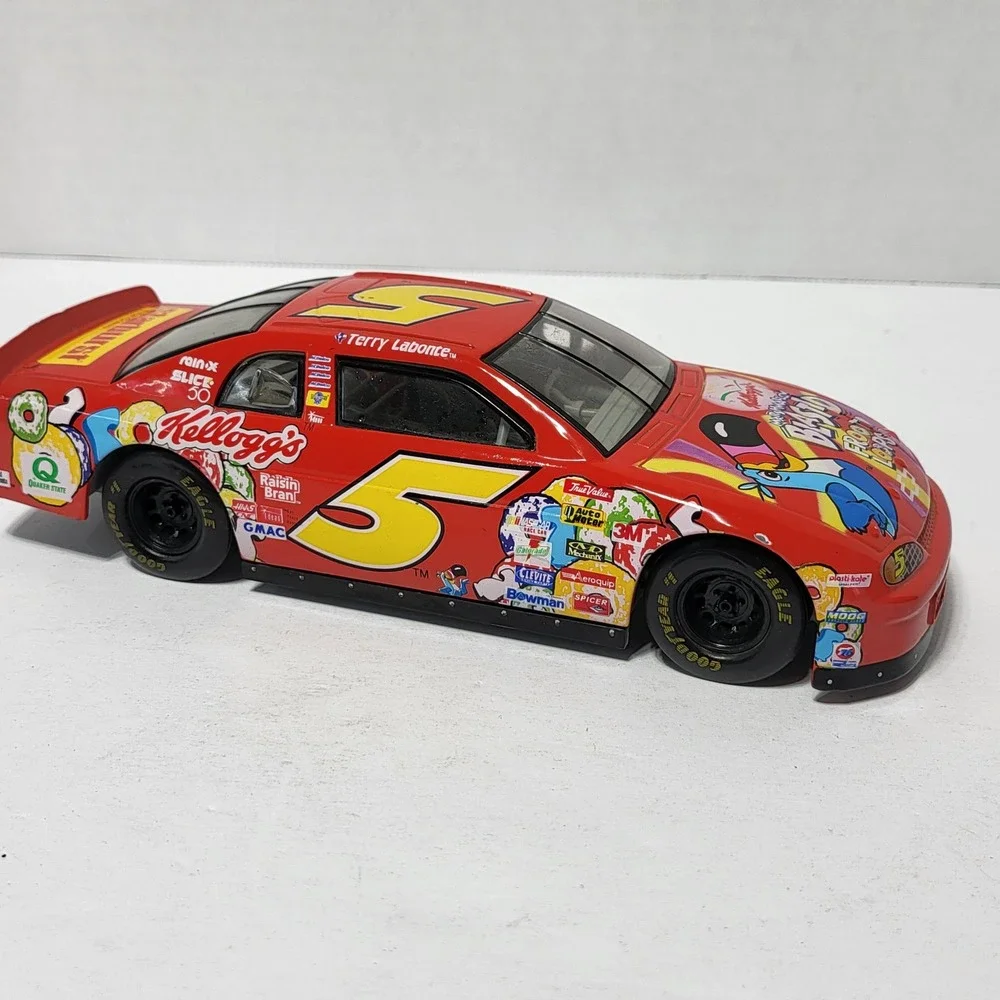 Racing Champions 1998 Terry Labonte 5 Kellogg's Froot Loops Monte Carlo 1:24 Red